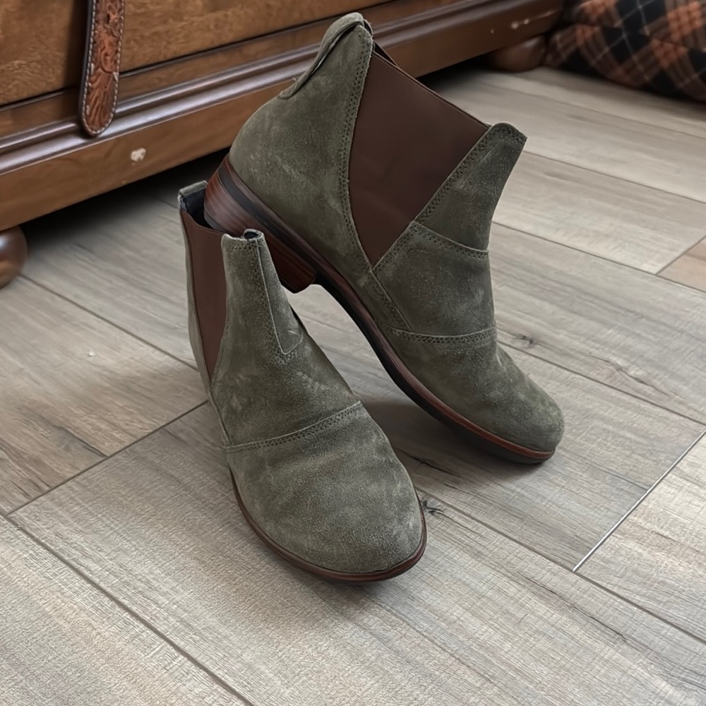Naot Rugzar Olive Green Suede Ankle Boots
